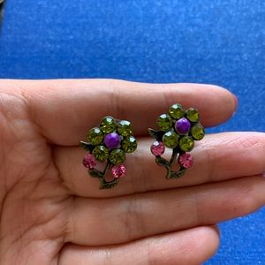 Vintage cute rhistone flower shape earrings